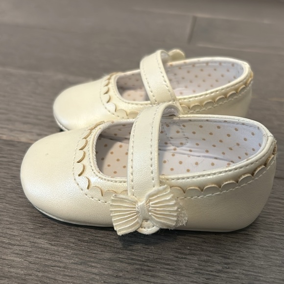 Mayoral Newborn shoes - Picture 6 of 7